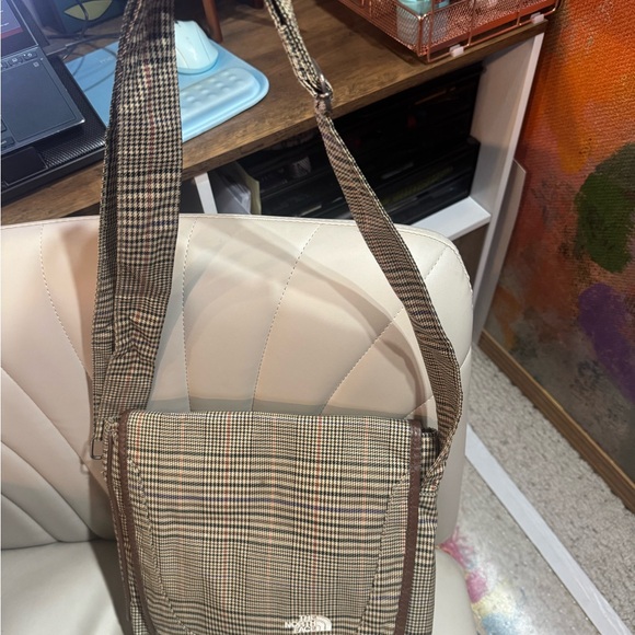 The North Face Brown Plaid Men's Bag - Picture 4 of 5